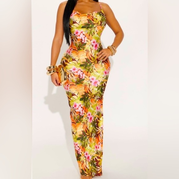 FLORAL Maxi Dress with Tropical Print - Picture 1 of 5